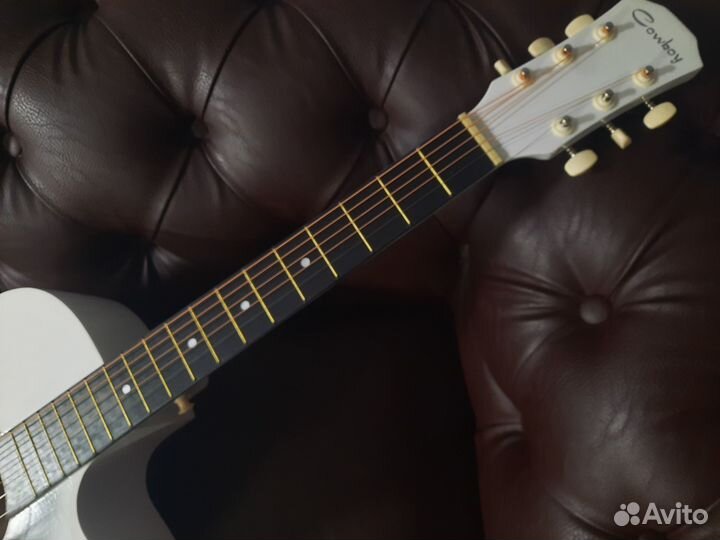 Акустическая гитара + аксессуары