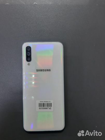 Samsung Galaxy A50, 4/64 ГБ