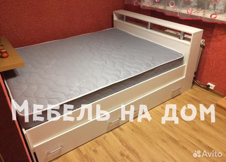 Кровать с матрасом 180