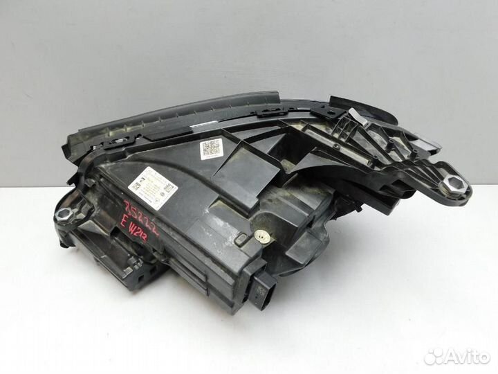 Фара правая Mercedes-Benz E-Class