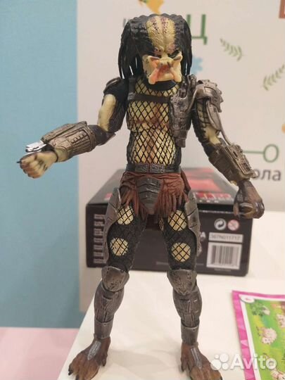 Хищник фигурка