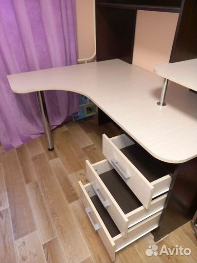 Компьютерный стол