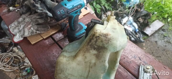 Бачок омывателя Toyota Carina E