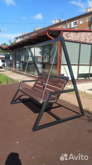 Садовые качели из металла