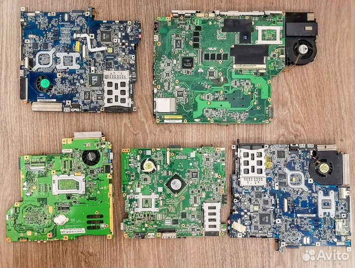 13 Материнских плат от ноутбуков
