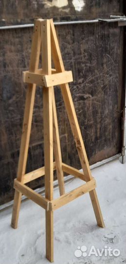 Пирамиды садовые для защиты деревьев