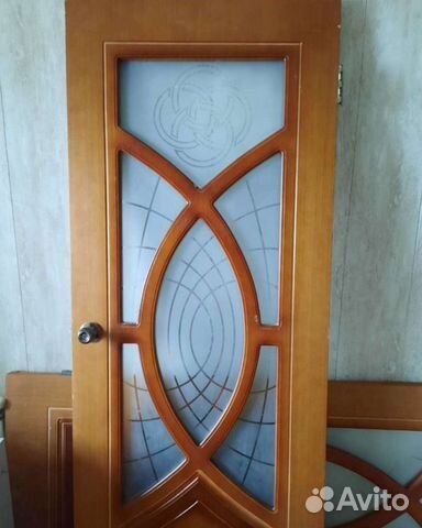Межкомнатные двери б/у с коробкой. 2500