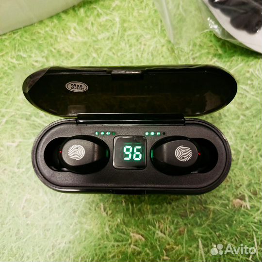 Беспроводные наушники новые