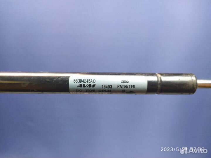 Амортизатор стекла багаж. зад. лев.Jeep Grand Cher