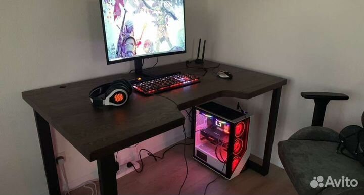 Компьютерный стол в стиле лофт массив