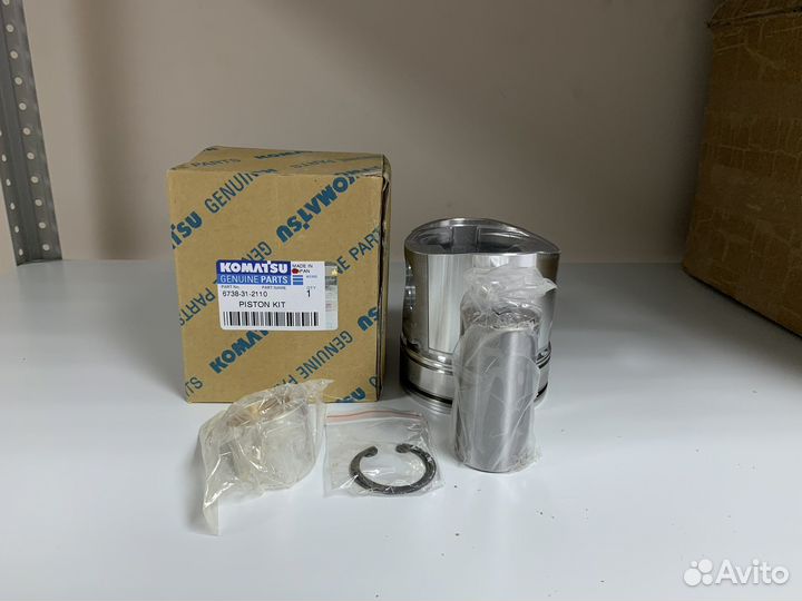 Поршень Komatsu 6738-31-2110