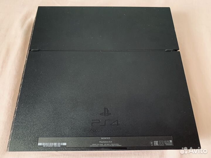 Sony PS4 1Tb с Играми