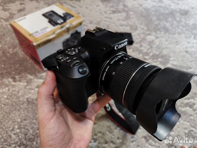 Зеркальный фотоаппарат canon 250D объявление продам