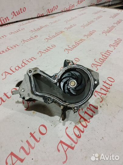 Помпа Ford Focus 2 1.6 2011
