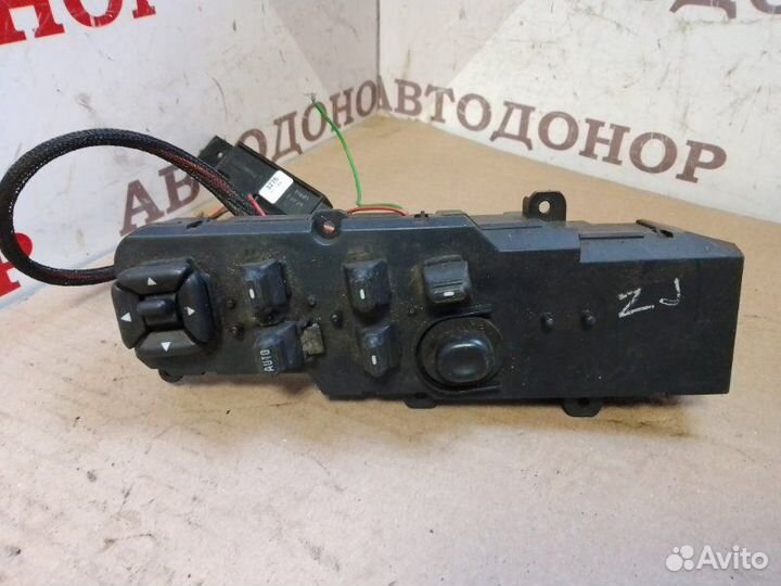 Блок управления стеклоподъемниками передний левый