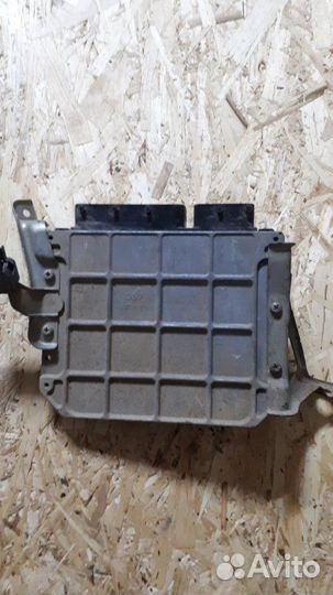 Блок управления двигателем Toyota Corolla ZRE151