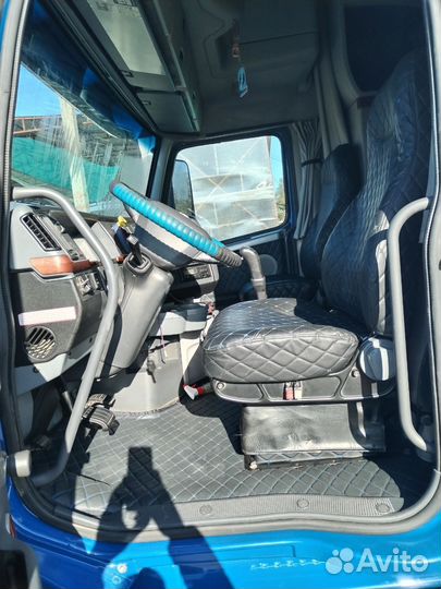 Volvo VNL 780, 2003