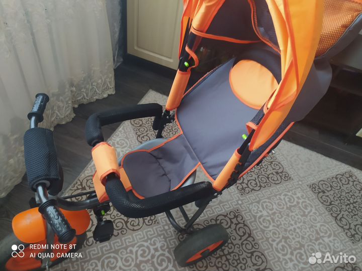 Детский велосипед с ручкой