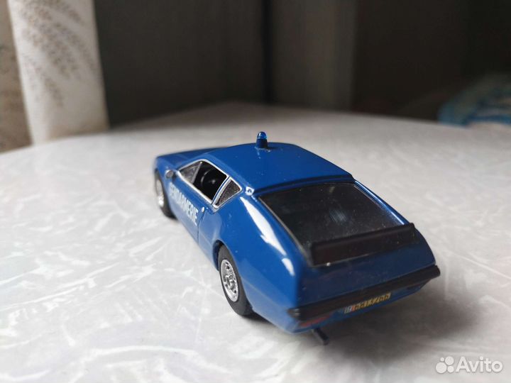 Полицейские машины мира выпуск 11 Renault Alpine