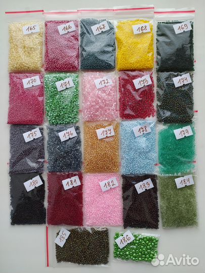 Бисер (Чехия) 50 г. и замочки для украшений