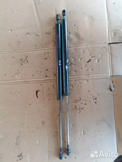 Амортизаторы крышки багажника Фольксваген Т4