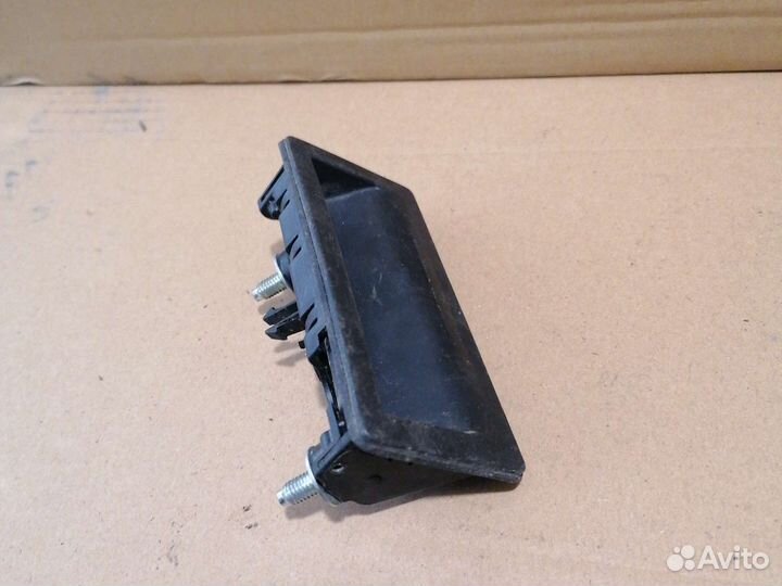 Кнопка крышки багажника фольксваген джетта 6