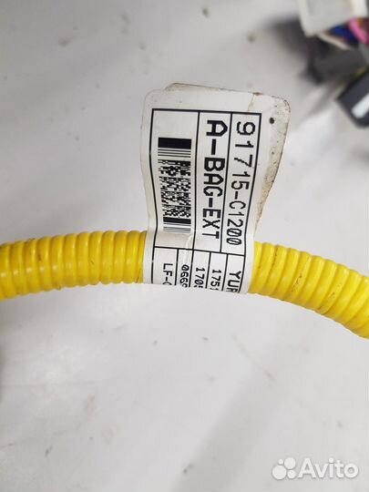 Электропроводка под торпедо (Hyundai Sonata)