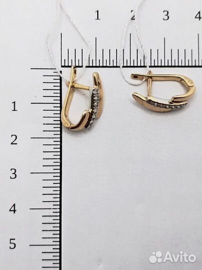 Золотые серьги с камнем