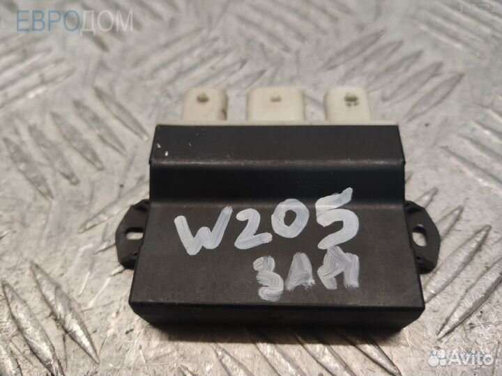 Датчик багажника mercedes W205 s1132818