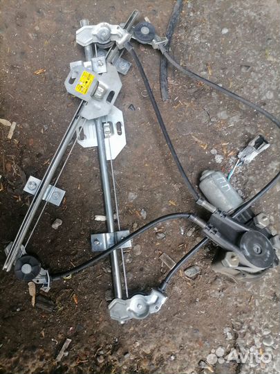 Стеклоподъемник передний R L калина