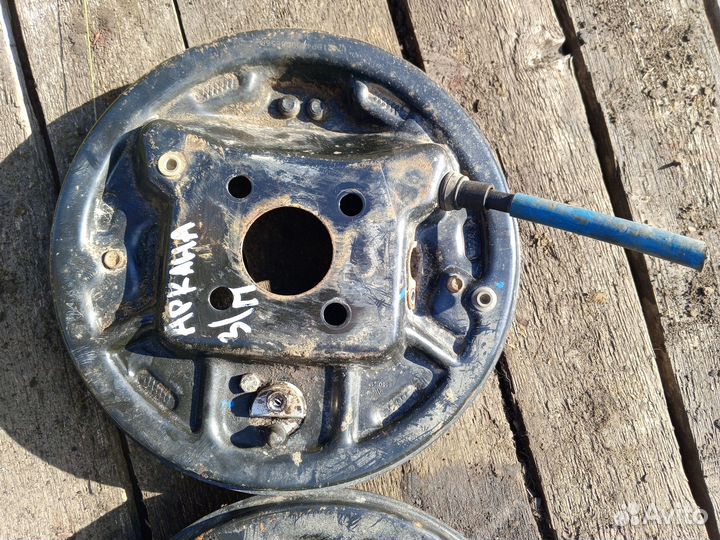 Щит опорный задний на Рено Аркана 2021г