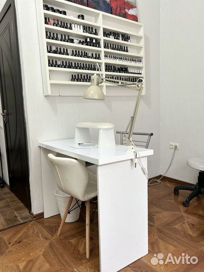 Стол для маникюра с вытяжкой полка для лаков