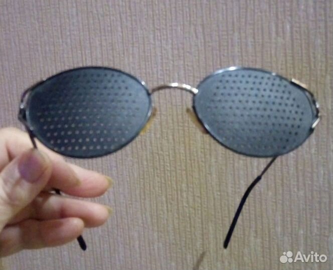 Перфорационные очки - тренажеры для глаз