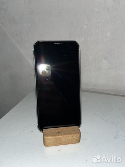 Телефон iPhone хр