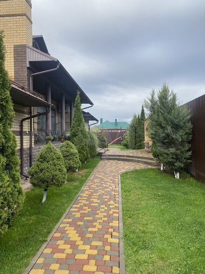 Коттедж 600 м² на участке 11 сот.