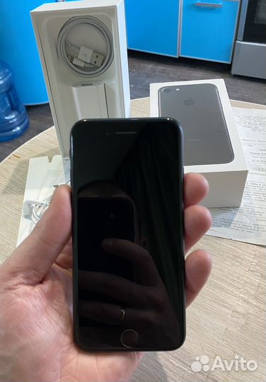 Телефон iPhone 7