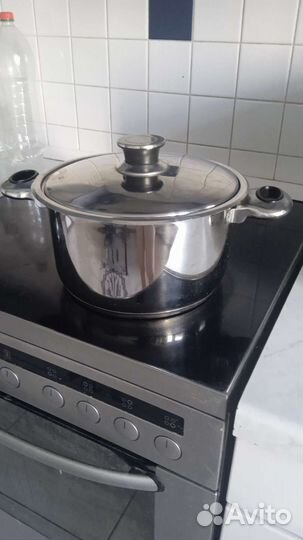 Кастрюля большая и большая сковородка