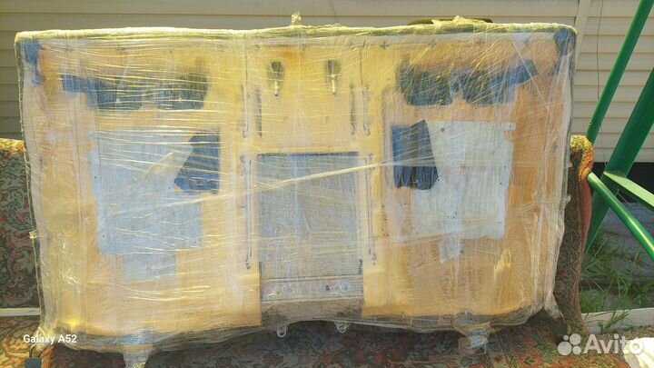 Задний диван Crown