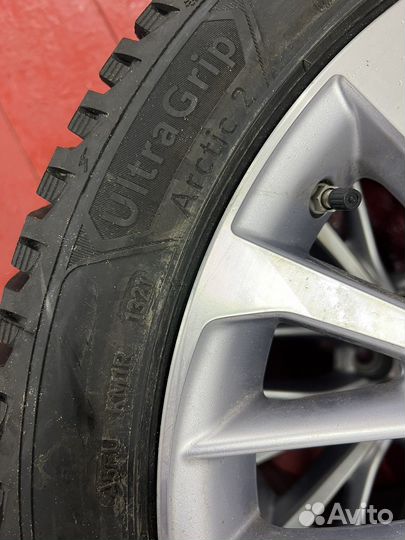 Bridgestone Blizzak LM-25 235/45 R18 70VR