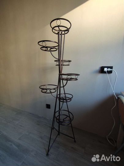 Подставка для цветов кованная