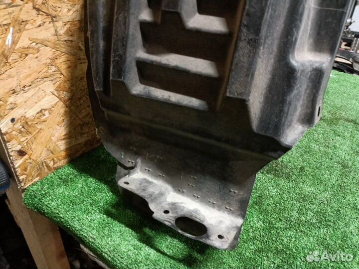 Защита арок (подкрылок) передняя правая Mitsubishi