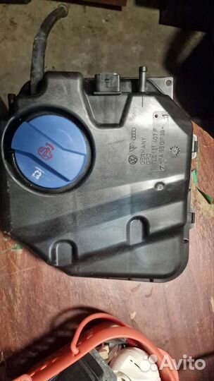 Расширительный бачок Audi Q7