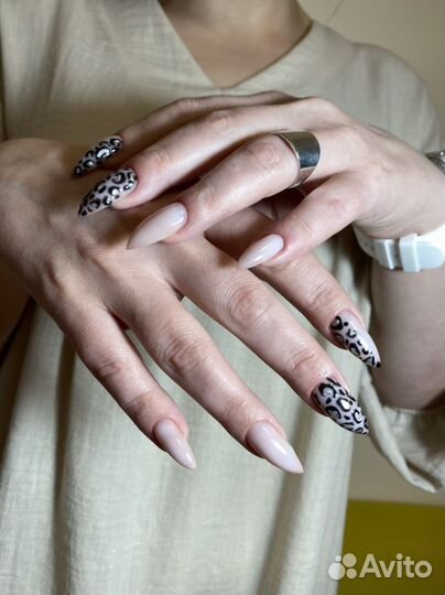 Маникю, наращивание ногтей