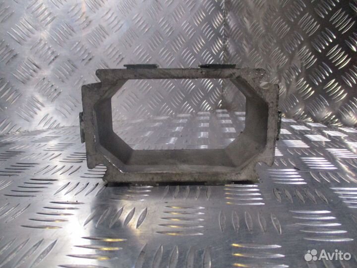 Проставка впускного коллектора Volvo 1676806