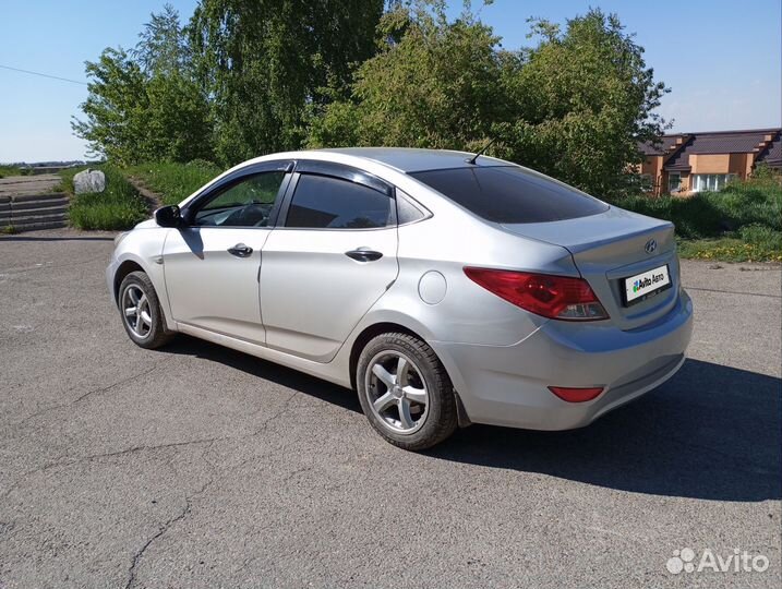 Hyundai Solaris 1.4 AT, 2013, 200 000 км