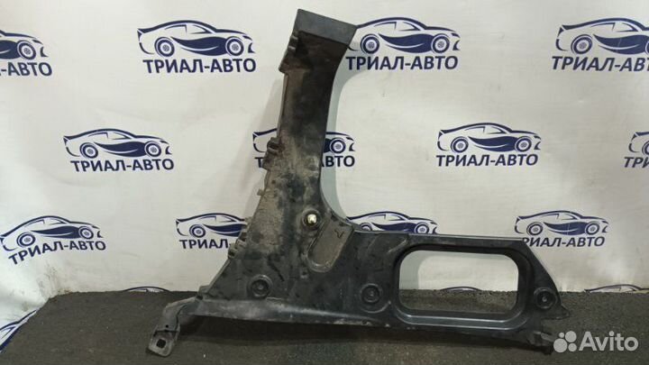 Кронштейн бампера Q7