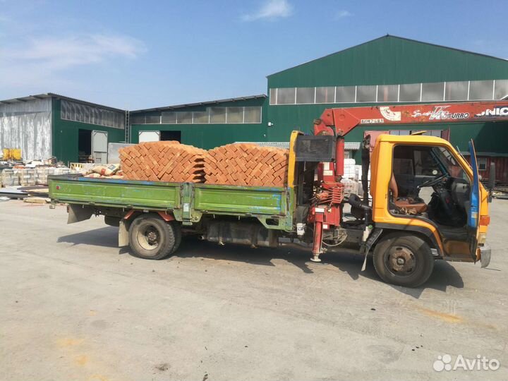 Грузовик с манипулятором