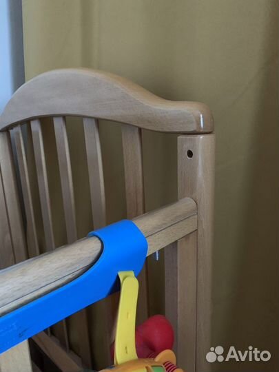 Детская кроватка-маятник