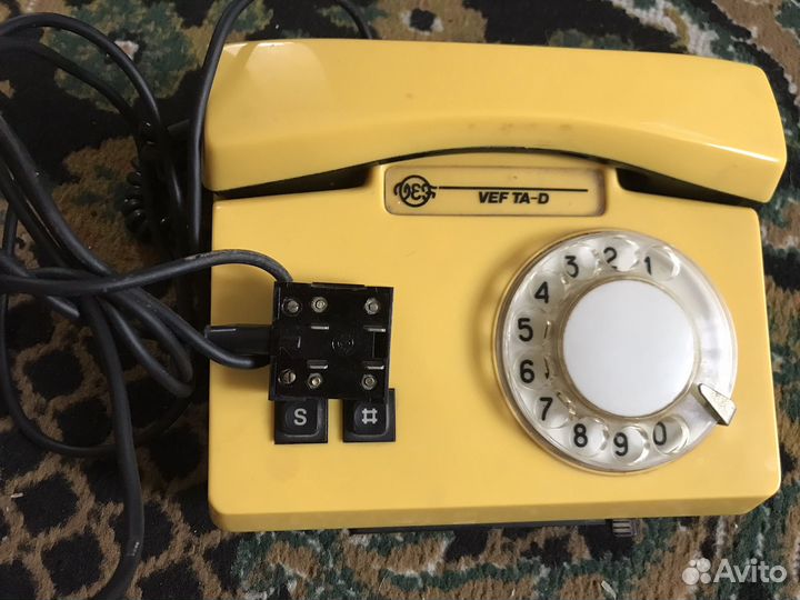 Старый телефон