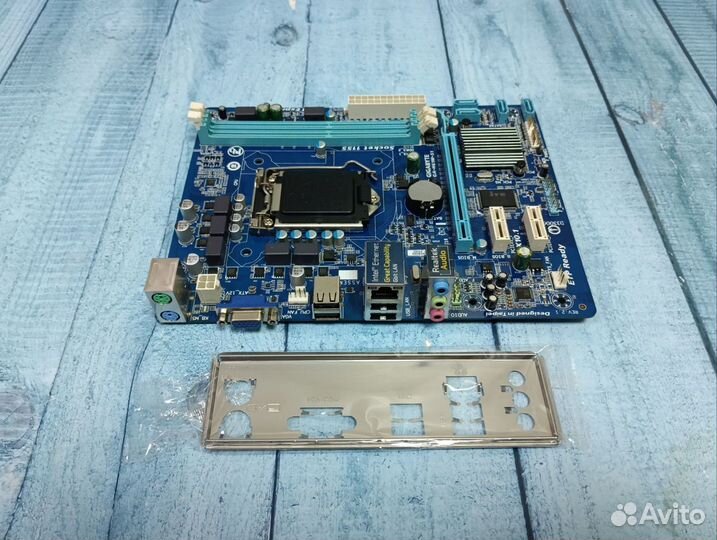 Новая материнская плата Gigabyte H61M-S1 (1155)